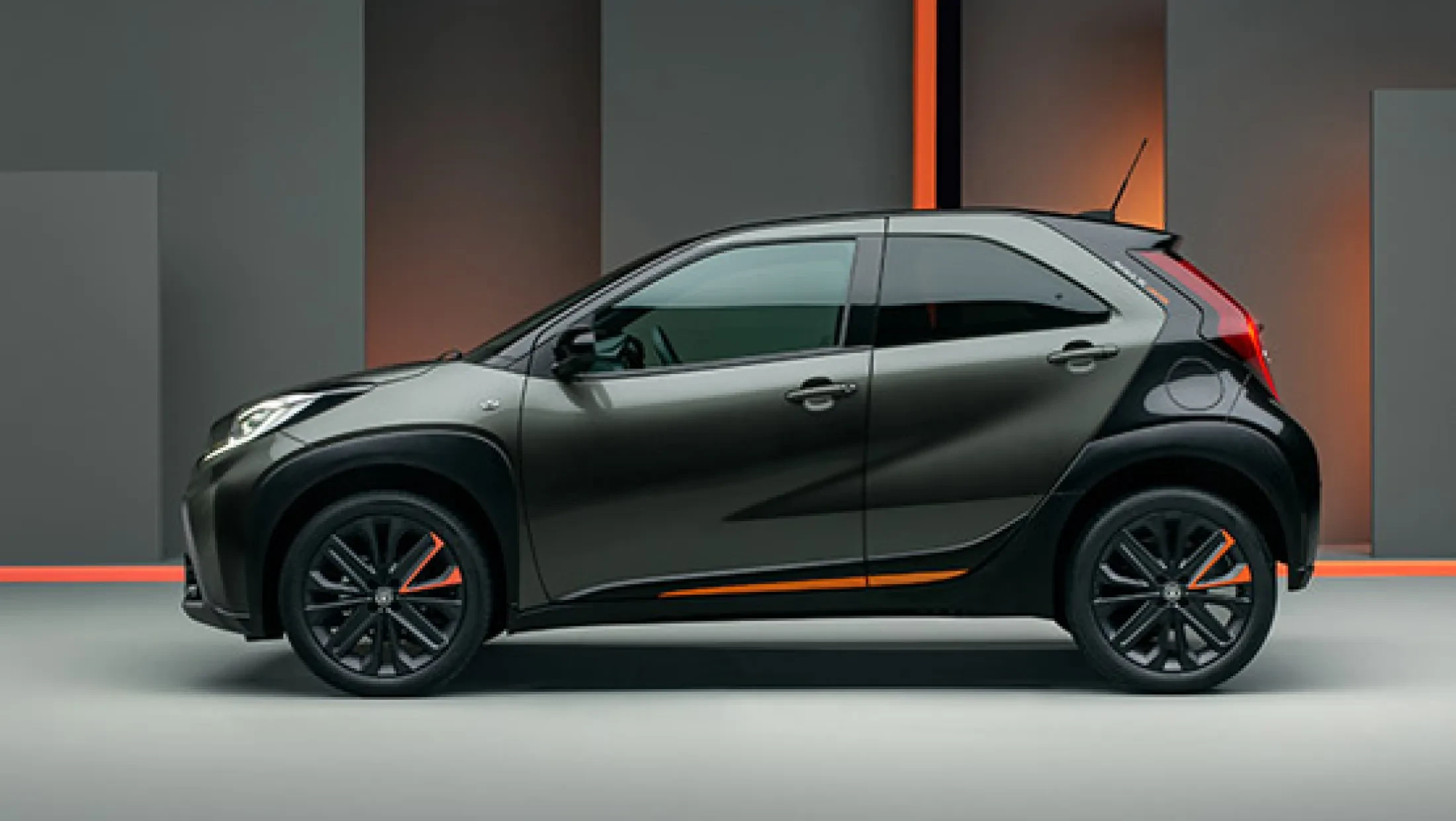 zij-impressie van de aygo x