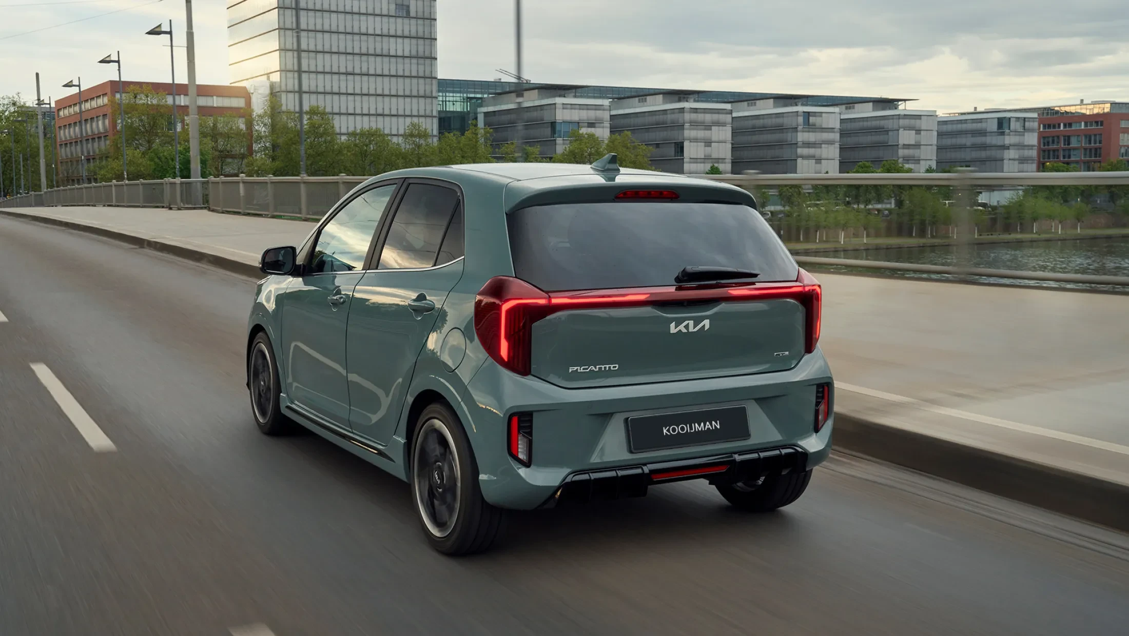 kia picanto 2024 achterkant kooijman autogroep