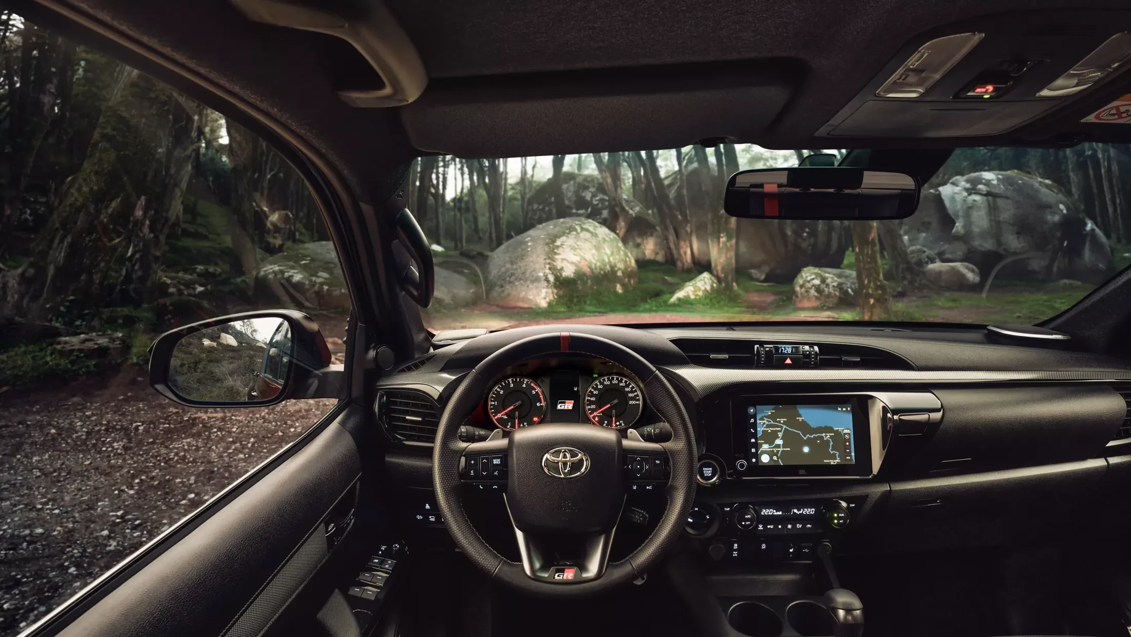 Toyota Hilux interieur Kooijman Autogroep