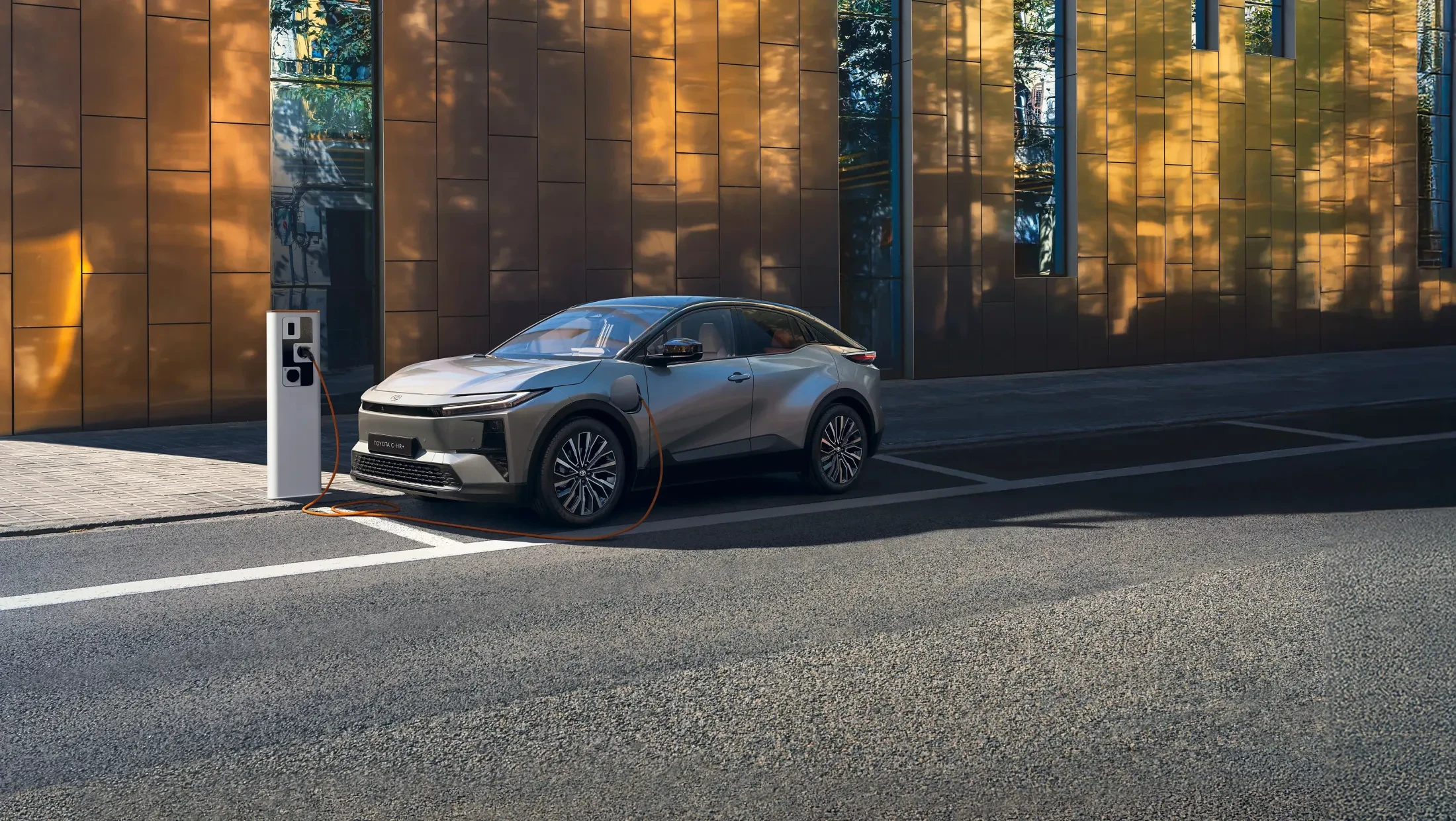 Nieuwe Toyota C-HR+